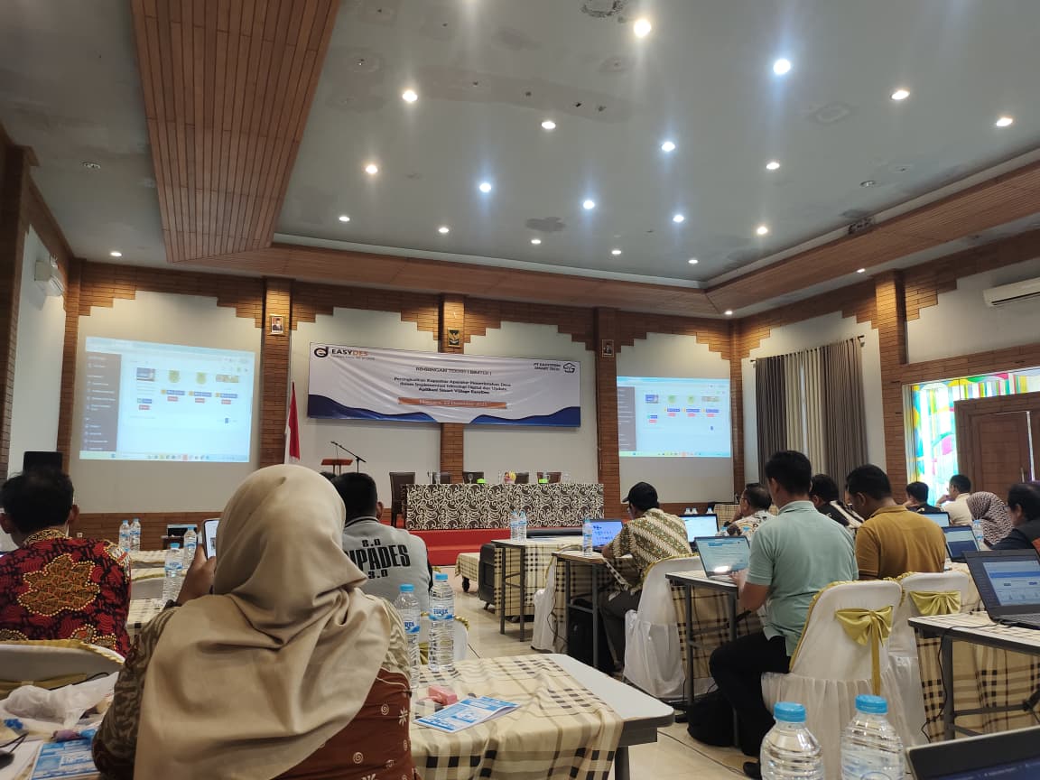 Transformasi Digital Desa melalui Pelatihan Aplikasi Desa Digital (EasyDes) di Hotel Montana, Kuningan